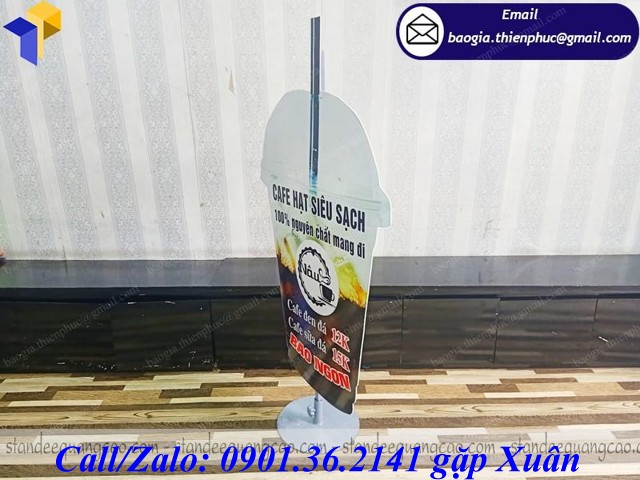 giá standee hình ly cafe