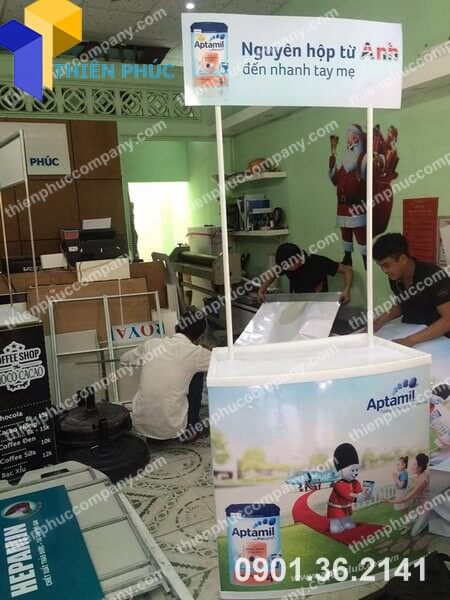 nhan lam ban sampling nhua gia re.jpg