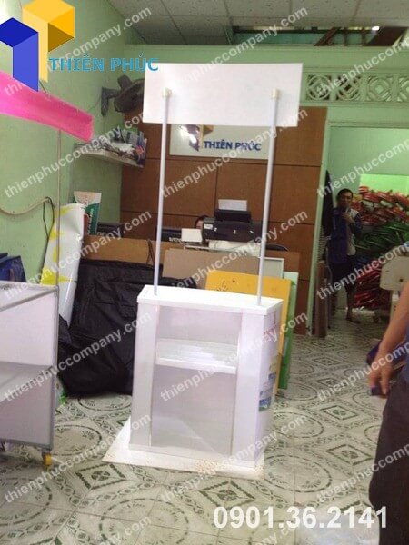 san xuat booth nhua gia re tai hcm.jpg