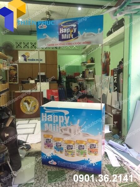 quay ban hang sua luu dong.jpg