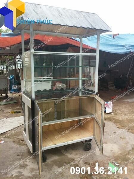 mat sau xe ban banh mi.jpg