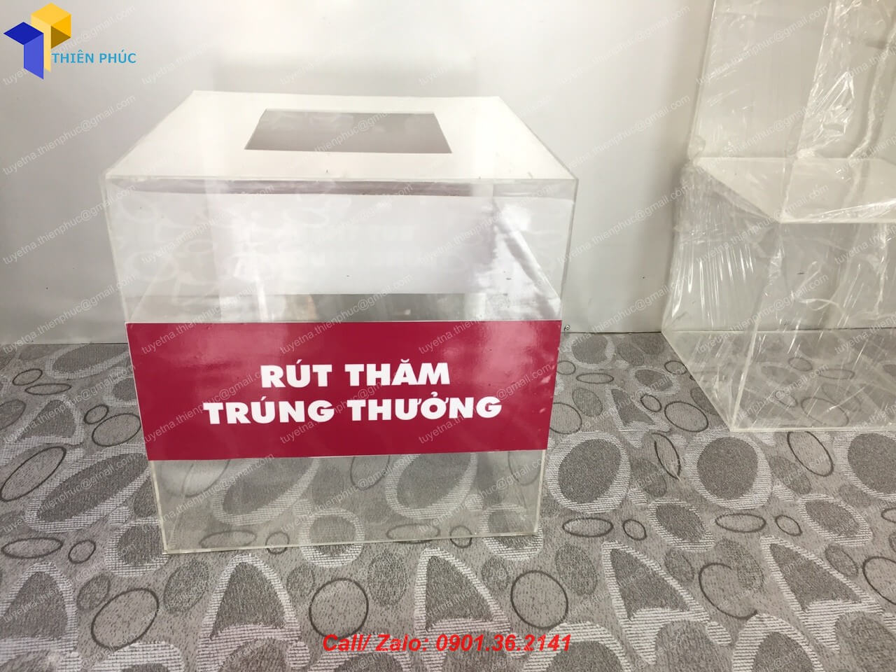 hom phieu mica trong