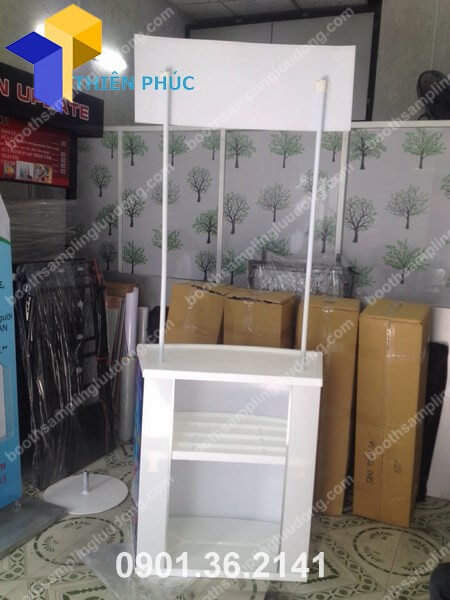 lam booth nhua lap rap gia re