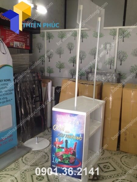 san xuat quay booth nhua gia re