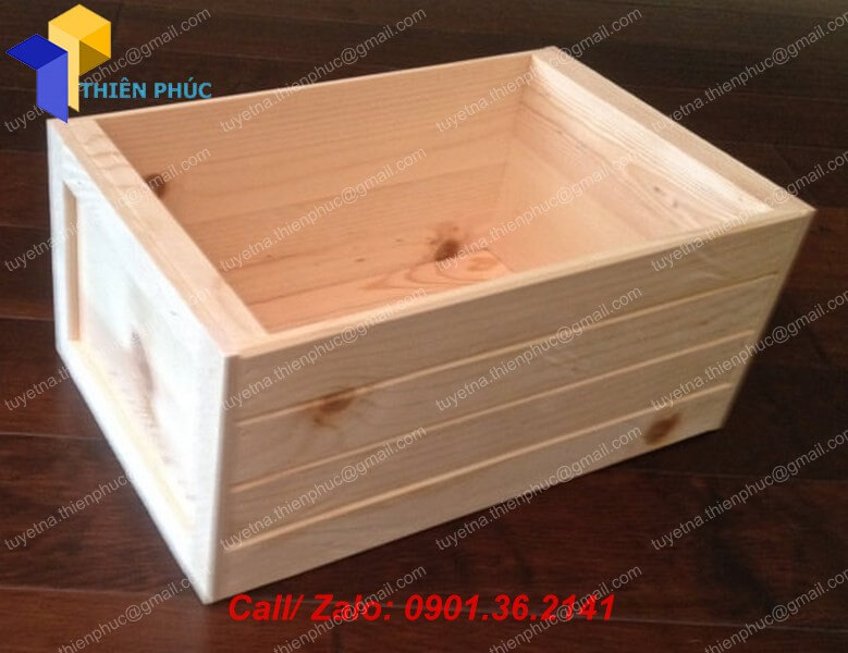 ban khay go trong rau