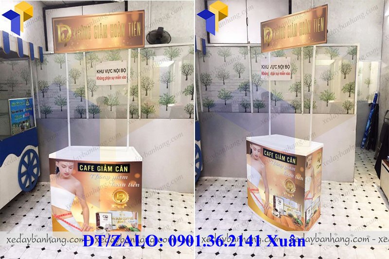 booth nhua hoi cho gia re
