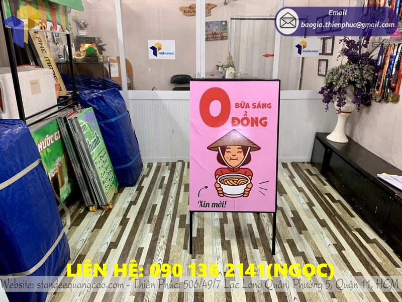 biển hiệu standee a ngoài trời