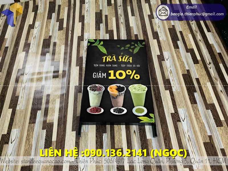 standee chữ a ngoài trời