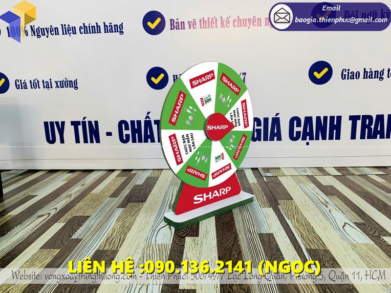vòng quay để bàn gỗ